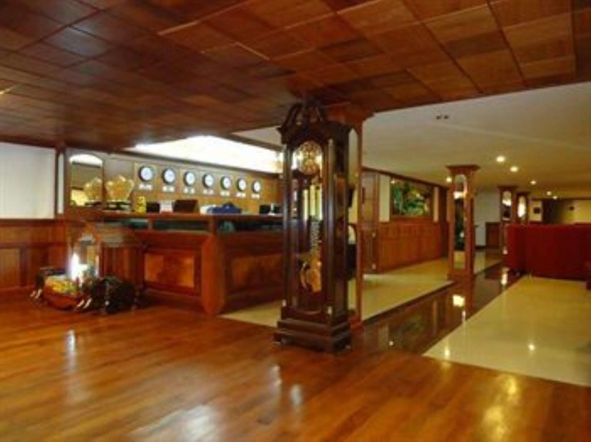 Wei Si Deng Hotel & Restaurant Phnom Penh Exterior foto