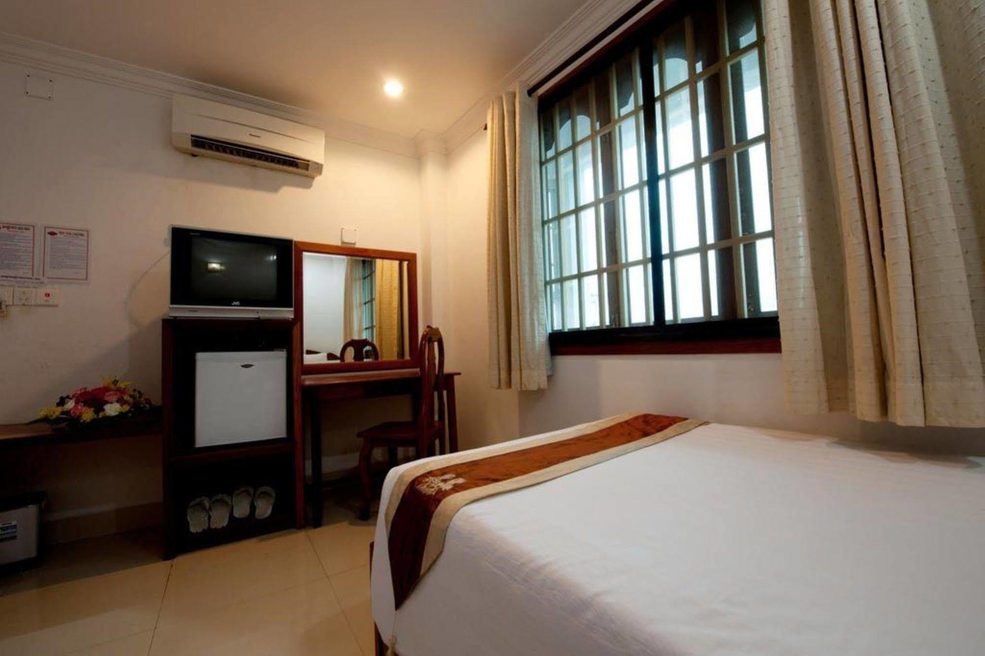 Wei Si Deng Hotel & Restaurant Phnom Penh Exterior foto