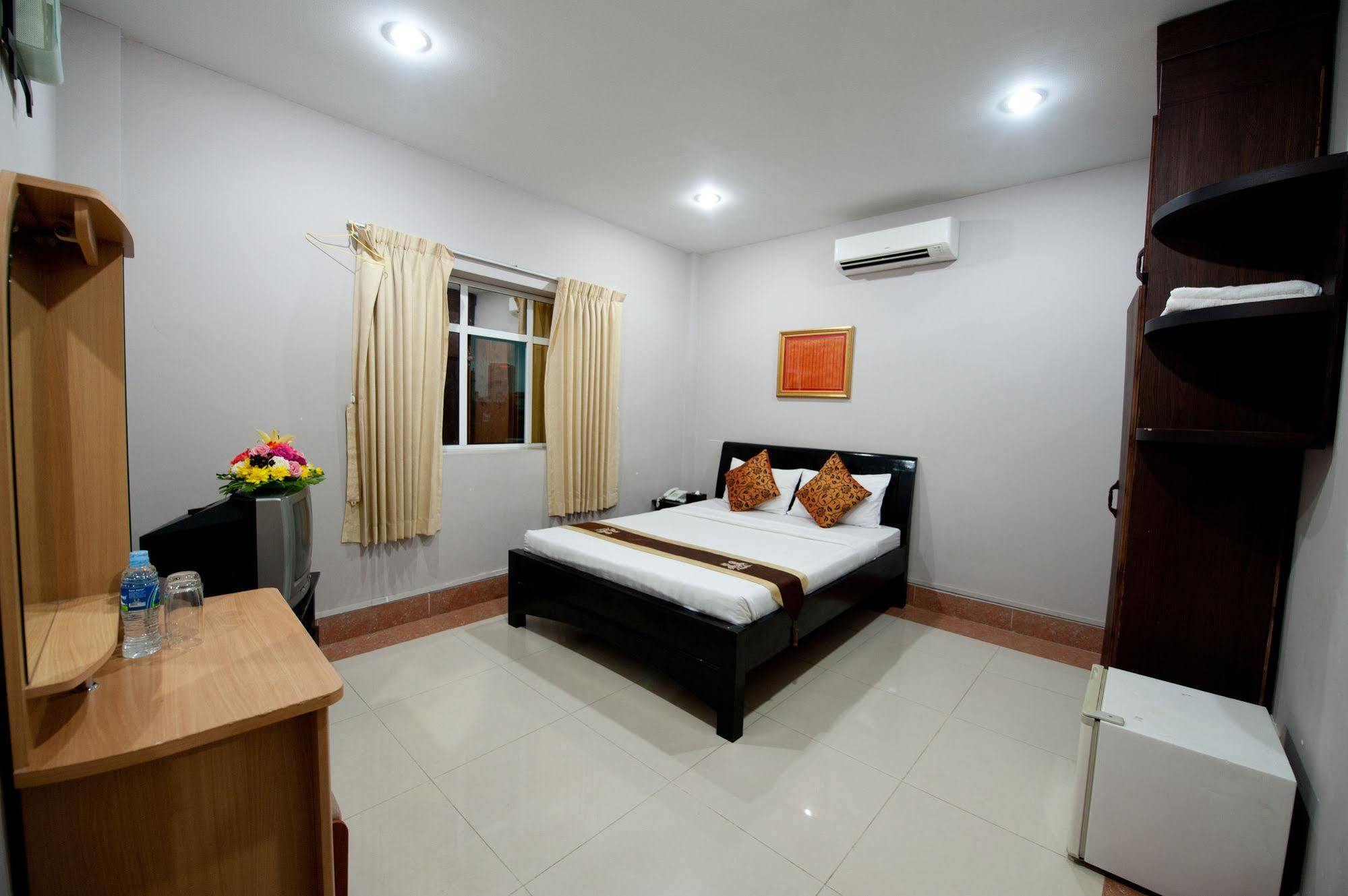 Wei Si Deng Hotel & Restaurant Phnom Penh Exterior foto